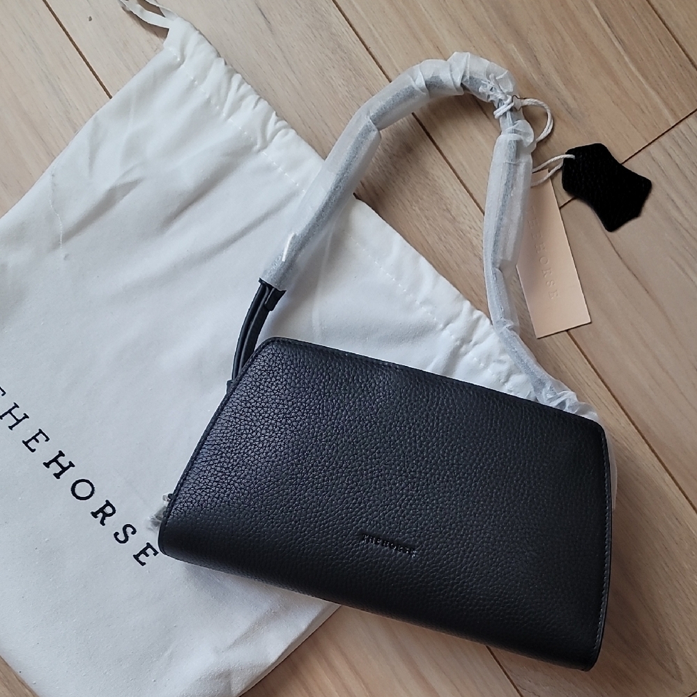 The Horse Clara Shoulder Bag Black - Picture 3 of 12